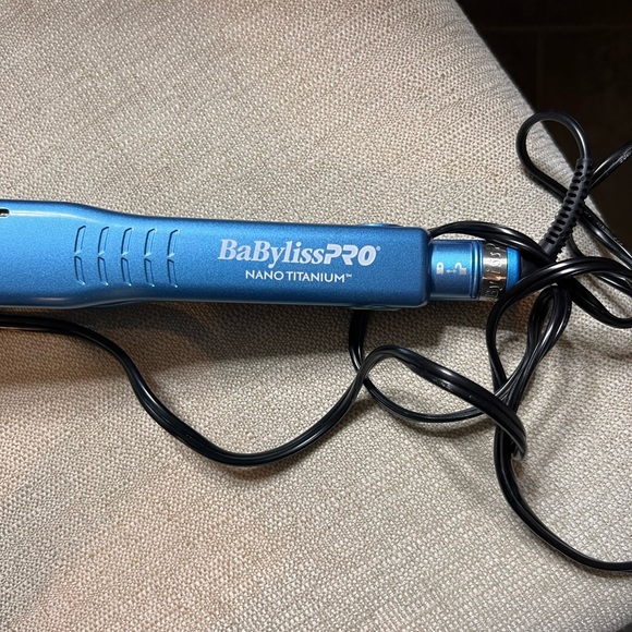 Nano Titanium Vented Straightening Iron - Picture 4 of 13